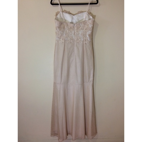 Aidan Mattox spaghetti lace top mermaid gown - Picture 5 of 8